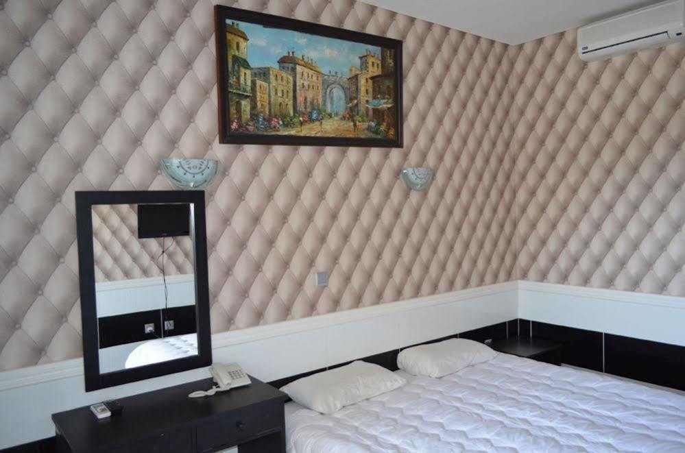 Hotel Vergi Voroklini Exteriör bild